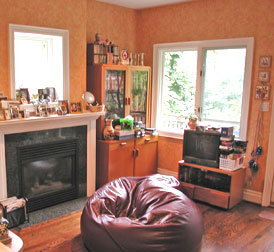 family room before staging